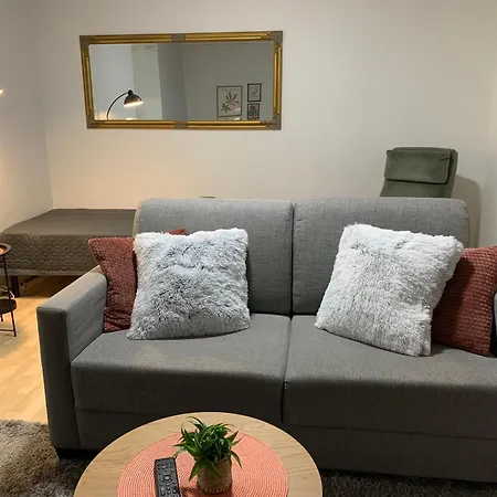 1br Cityapartment Sy5, Free Parking On The Street